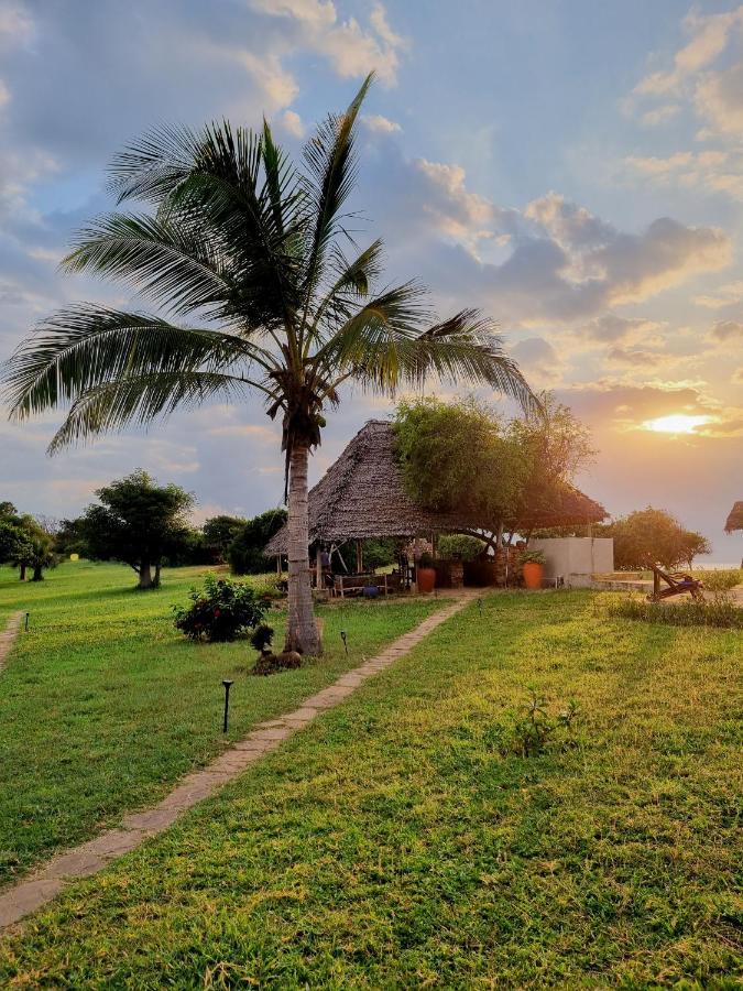 Pangani Cliffs Lodge Exterior foto